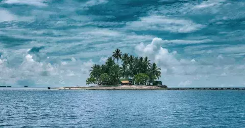 Co byste si s sebou vzali na pustý ostrov podle znamení zvěrokruhu? Kozorozi jsou praktičtí, Berani by u sebe měli kompas