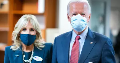 První dáma Ameriky Jill Bidenová odhalila svoje dietní pravidla, díky kterým má výstavní figuru: mandle jako svačina a žádné zákazy