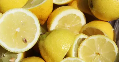 Nevyhazujte, prosím, vymačkané citrony. Povíme vám proč