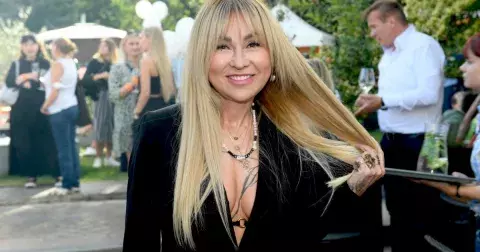 Kateřina Hrachovcová zastavila stárnutí. Na nejnovějších fotkách je jen lehce zahalená a ukazuje svoji dokonalou figuru