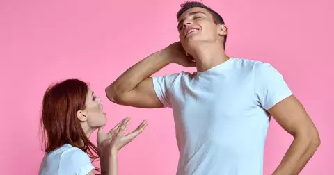 13 varovných signálů, že jste ve vztahu s narcistou