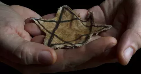 Žlutá hvězda je symbolem utrpení a smrti. Co znamenala pro ty, kteří ji museli nosit?