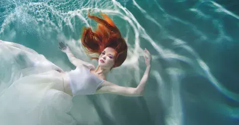 Pronásledování, pád či tonutí: Odborníci vysvětlují skutečný význam nočních můr. Co se vám vaše podvědomí snaží říct?