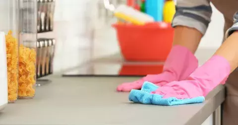 Pozor! Čištění horkou vodou není vždy dobrý nápad