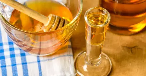 Medovina aneb nápoj z dutin baobabů