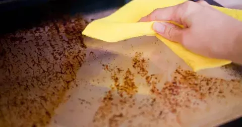 Čištění trouby přes noc: Jednoduché, šetrné k životnímu prostředí a účinné