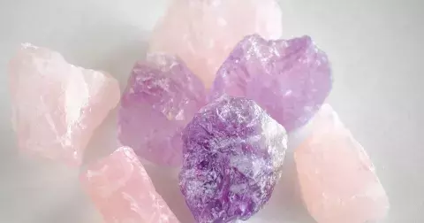 Síla krystalů: Pomohou s trápením, nespavostí i s kariérou. Který kámen se hodí pro vás?