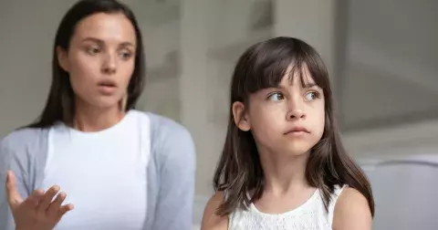 Maminky, pozor: Nechcete navždy zničit dceři sebevědomi? Tak tohle před ní nikdy neříkejte