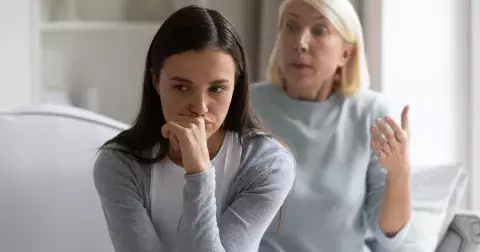 Nejistota a strach: Jak politické názory mohou vnést hádky do rodin a rozvrátit vztahy