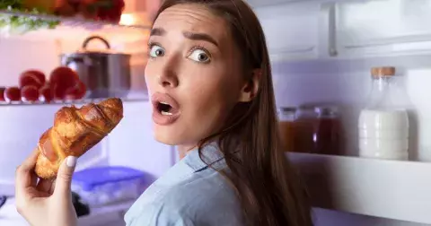 Snažíte se přestat, ale nejde to? Skoncujte s nezdravým přejídáním jednou pro vždy. Jak začít?