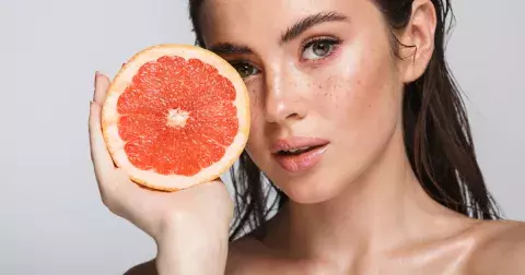 Krásnější díky potravinám: Které musíte jíst pro lepší pleť, vlasy a nehty?