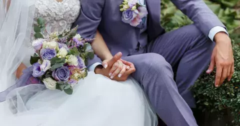 Very Peri: Unikátní barva, která ovládne svatební sezónu roku 2022. Inspirujte se tímto trendem i vy