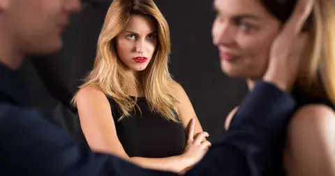 Špatná zpráva pro všechny milenky: 3 pravdivé důvody, proč nikdy neopustí svou manželku