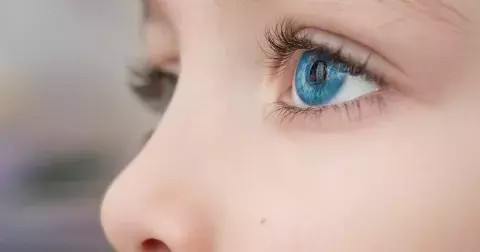 Indigové, křišťálové a duhové děti: Mají mimořádné schopnosti a vyšší moc měnit svět. Které jsou ty vaše?