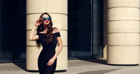 Černé šaty jako neutichající evergreen