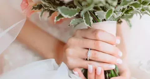 Svatební šaty podle mužů: jaké jsou?