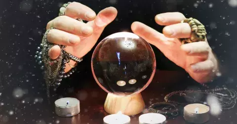 Sestry Jamisonovy: Jasnovidky, jimž svět naslouchá. Jejich předpovědi pro rok 2022 jsou znepokojivé, čeká nás krize i extrémní počasí