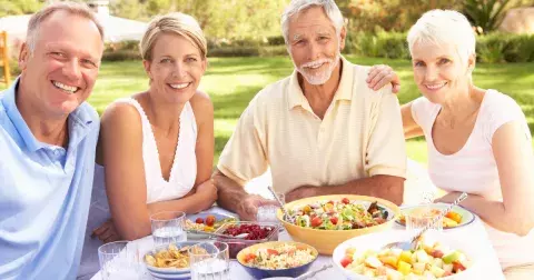 Nejlepší potraviny ve 30, 40 a 50 letech: Co vaše tělo potřebuje nejvíce ve vašem věku?