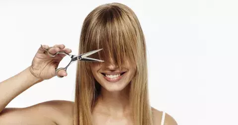 Světoví kadeřníci radí, jak na slabé a řídké vlasy a čeho se vyvarovat. Naučte se o ně správně pečovat.