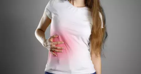 Varovné signály, že vám játra nefungují správně: Pozor na tyto běžné potraviny! Ničí je více, než alkohol