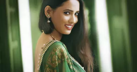 Starověká indická tajemství pro nádherné vlasy, kterými se ženy již po staletí řídí