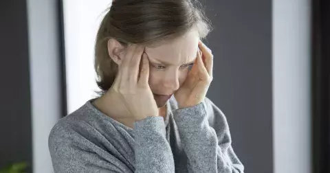 Bolesti hlavy nebo migrénu se nevyplatí podceňovat. Zjistěte příčinu a jak souvisí s vaší psychikou