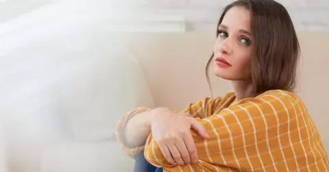 Karolína (24): Koronavirus ukázal pravou tvář mého partnera. Místo plánované svatby chci rozchod. Jaká je rada psychologa?