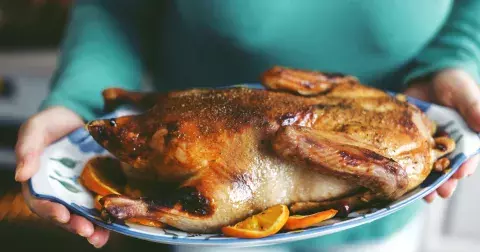 Jak připravit dokonalou svatomartinskou husu: Tři nejlepší různé způsoby přípravy chutné a šťavnaté husy