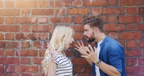 Sedm smrtelných hříchů, které zničí každý vztah: Co dalšího kromě nevěry a sobeckosti se vám může vymstít?