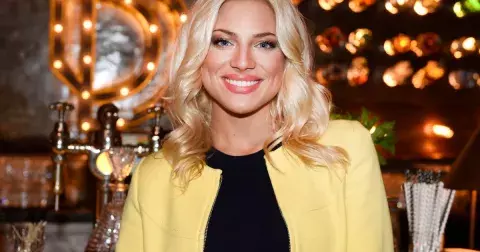 Krásná Eva Perkausová se tajně vdala na Mauriciu! S fanoušky sdílela jedinou svatební fotografii a s gratulacemi se roztrhl pytel