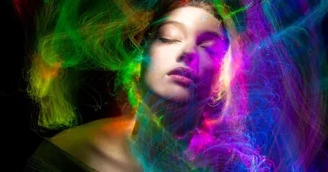Osmisměrka: Barva, kterou vidíte jako první, vypovídá o vaší povaze. Zjistěte, zda se vám jako první ukáže bílá, černá, růžová či jiná barva