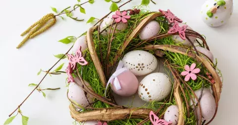 Velikonoční dekorace pro rok 2022, které rozzáří váš domov. Zkuste nový způsob zdobení vajíček nebo se pusťte do velikonočního věnce