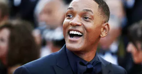 Video: Will Smith na udílení Oscarů vlepil facku Chrisi Rockovi, který pronesl vtip o vlasech jeho ženy