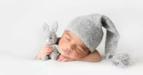 Azizah, Barnabáš, Prazelsa: Zjistěte, jaký je numerologický význam netradičních dětských jmen roku 2022