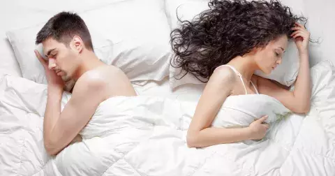 Zda je s vámi partner šťastný odhalí několik skrytých znamení: stále stejné argumenty nebo povrchní rozhovory