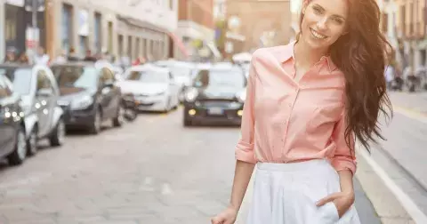 Co se nosí: Nejkrásnější košile, které padnou jako ulité každé ženě. Zkuste oversize nebo mušelín