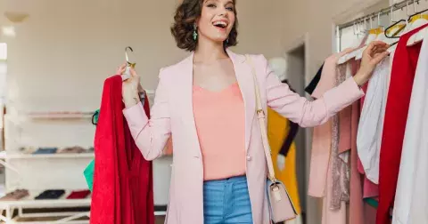 Co o vás vypovídá barva oblečení, kterou nosíte nejraději: Černou nosí lidé, kteří se více stresují, červenou ti, co touží po pozornosti