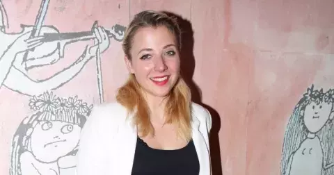 Proměna Anny Julie Slováčkové je úchvatná. Nový účes plný barev jí svědčí