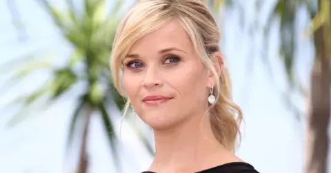 Krásná Reese Witherspoon se ukázala v plavkách. Fanoušci nevěří, že tomuto tělu je 46 let