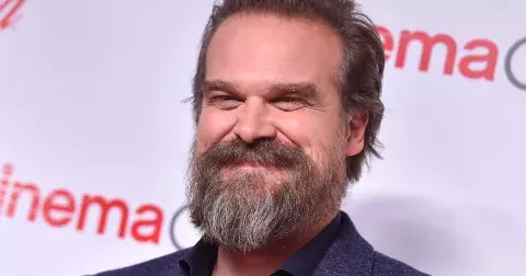 Hvězda seriálu Stranger Things, David Harbour, zhubl 34 kilo. Jeho tělo zažívá pořádné šoky díky váhovým výkyvům