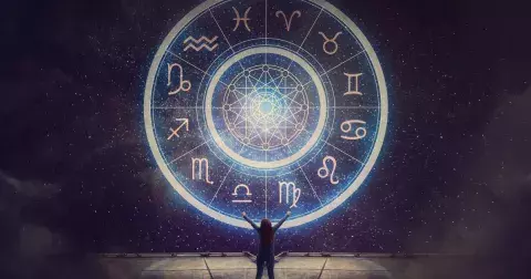 Novoluní nastane 28. července a nejvíce ovlivní Lva nebo Býka. Lvi spatří při pohledu do zrcadla něco zcela nového