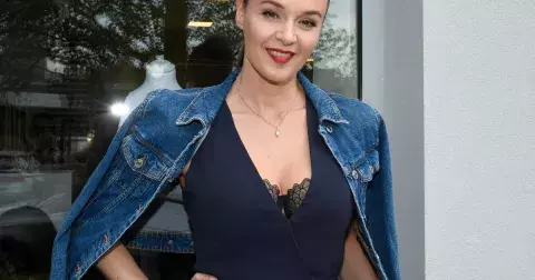 Svůdná Iva Kubelková slaví 20 let s partnerem. Společná fotka od moře a dojemné vyznání lásky