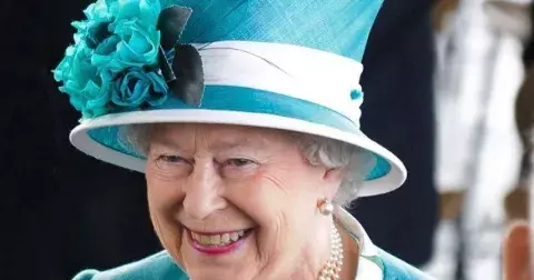 Kate Middleton jako jediná nedorazila za královnou v jejích posledních chvílích. Jako důvod uvedla své děti