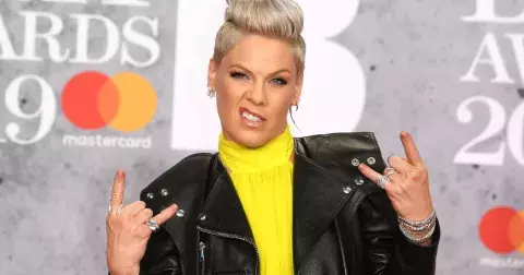 Jaká jsou skutečná jména celebrit, jako jsou Cher, Pink nebo třeba Ashton Kutcher?