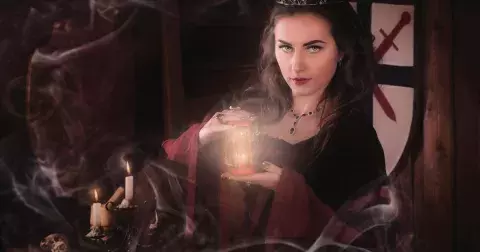 Minulé životy dle numerologie: Kým jste byli a jak vás ovlivňují? Životní číslo 4 všichni opustili, číslo 6 trpělo duševní poruchou