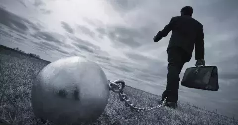 Dějí se vám dokola stejná neštěstí? Spočítejte si, zda vám život neničí karmický dluh