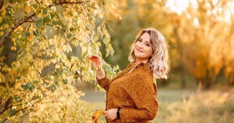 Největší chyby, které dělají plnoštíhlé ženy při oblékání. Podzimní outfit nemusí být z mnoha vrstev