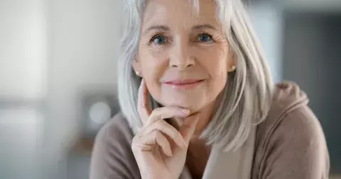 Účesy pro ženy starší 40,50 a 60 let: Vyvarujte se těchto střihů, kvůli kterým budete vypadat starší