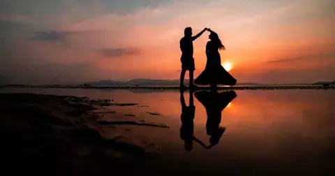 Horoskop: Dvě znamení zvěrokruhu potkají na podzim svoji lásku. Střelce zasáhne amorům šíp