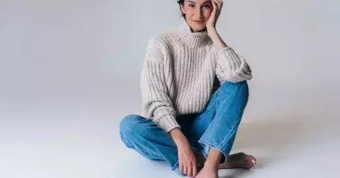Módní podzim: Různé druhy svetrů, které sluší každé ženě a stojí pár stovek